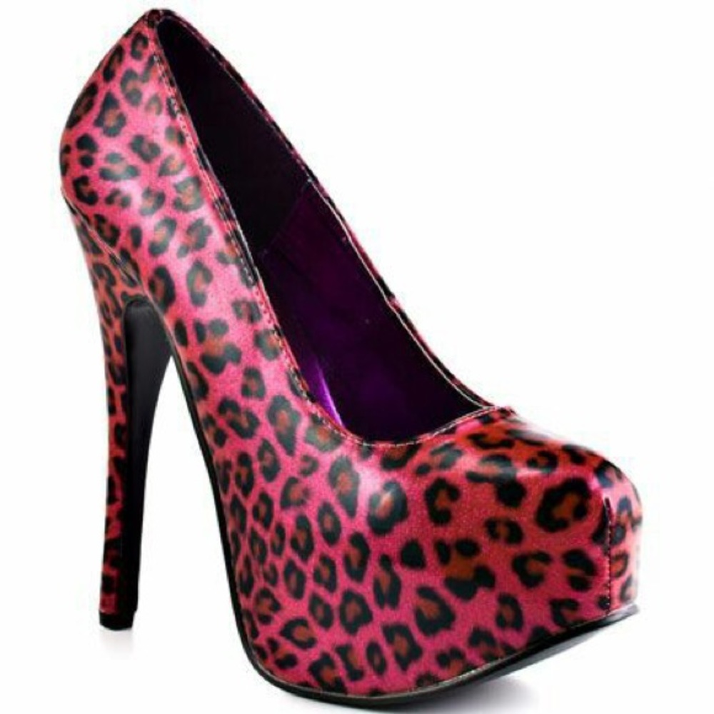 NEW IN BOX Bodello Teeze Pearl Pink Cheetah Heels